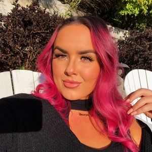 Meet your Posher, Claudia